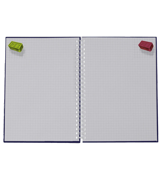 PEZ Merch Notizbuch mit Aufdruck von PEZ Bonbons, Ansicht geöffnet