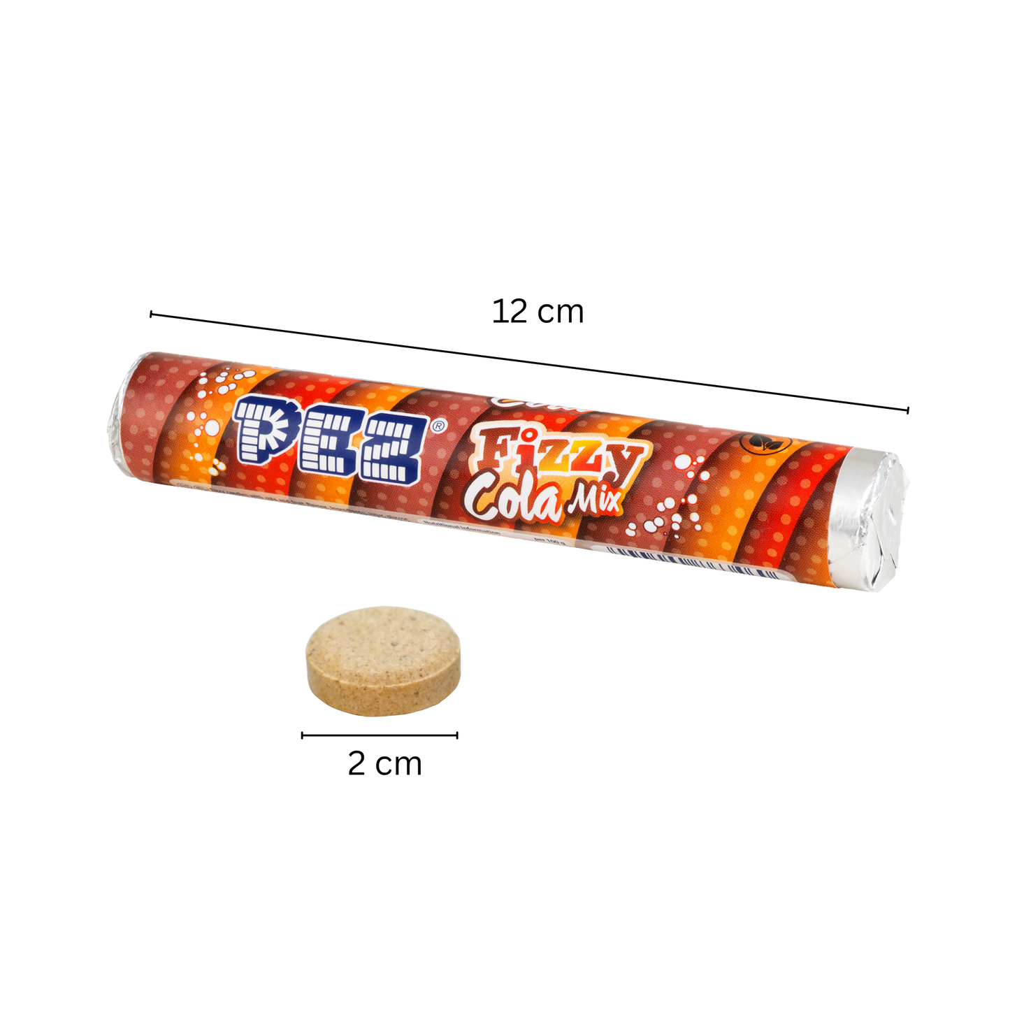 Bunte Rolle PEZ Fizzy Cola Mix Bonbons mit farbenfrohem Streifendesign in Braun, Rot und Orange; Aufdruck ‚PEZ sowie ‚Fizzy Cola Mix. Maße der Verpackung in der Länge: 12cm, Maße eines einzelnen Bonbons im Durchmesser: 2cm.