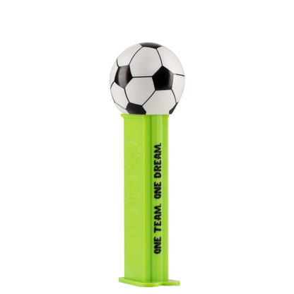 PEZ Spender in grün mit Fußball als Motiv. Auf der grünen Spenderbox steht "One Team One Dream"