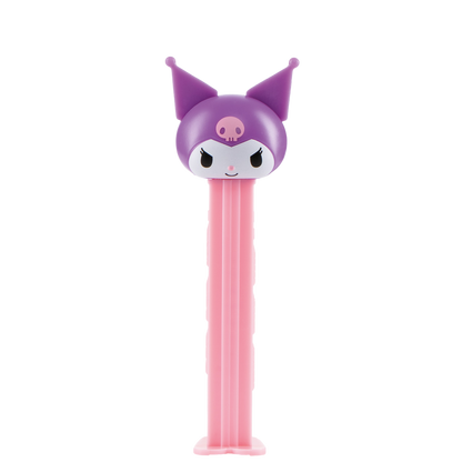 Kuromi-PEZ-Spender mit lila Narrenkopf und rosafarbenem Spendergehäuse.