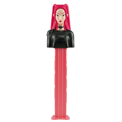 PEZ-Spender von Mira aus KPop Demon Hunters mit rosa-rotem Stil in Vorderansicht.