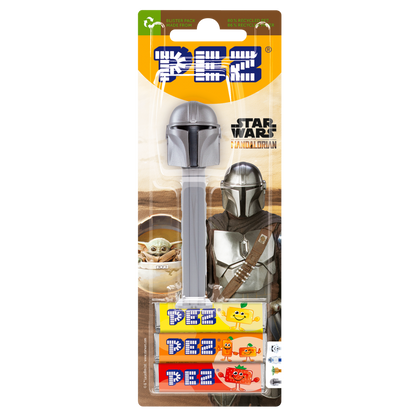 PEZ Spender von Mandalorianer, verpackt zusammen mit PEZ Bonbons