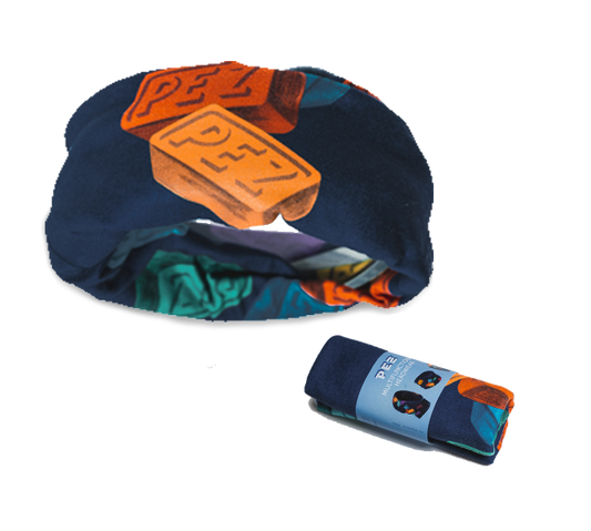 PEZ Merch Multifunktionstuch mit Aufdruck von PEZ Bonbons