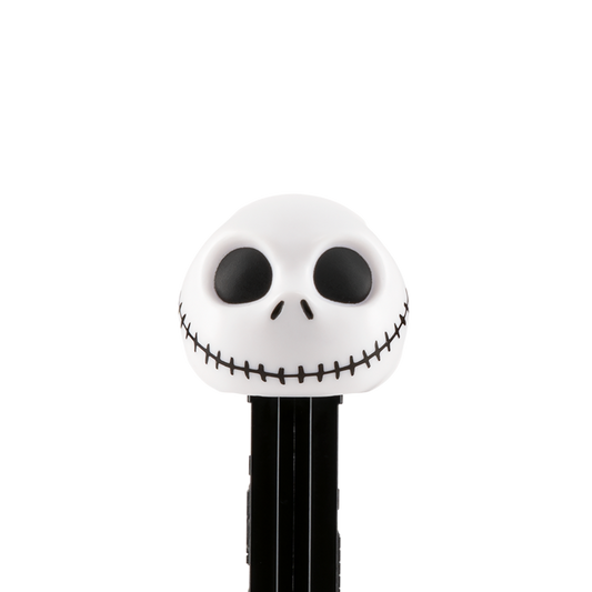 Nahaufnahme des PEZ-Spenders von Jack Skellington mit weißem runden Schädel, aufgemalten schwarzen Augenhöhlen und genähtem Mund auf schwarzem Spenderschaft.
