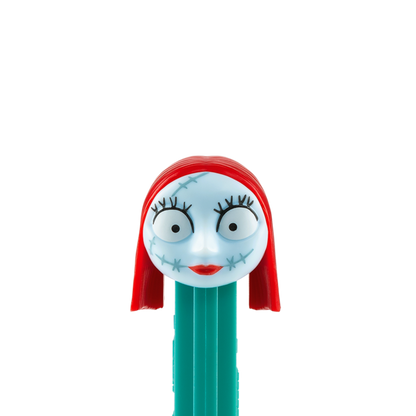 Detailaufnahme des PEZ-Spenders von Sally mit hellblauem Gesicht, roten Haaren, aufgemalten Nähten und großen Augen auf türkisfarbenem Spenderschaft.