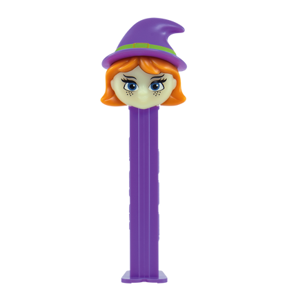 Vorderansicht des PEZ-Spenders 'Hexe Glow in the Dark' mit komplettem violetten Spenderkörper vor schwarzem Hintergrund.